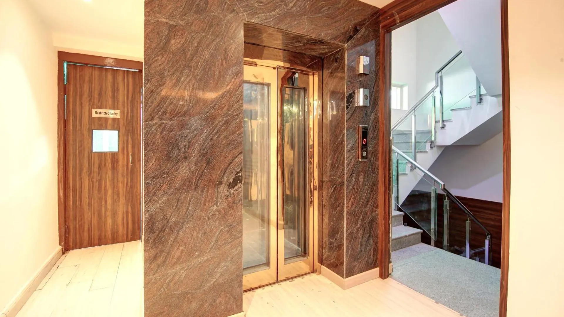 ***  Limewood Stay Bliss - Boutique Hotel Gurgaon India